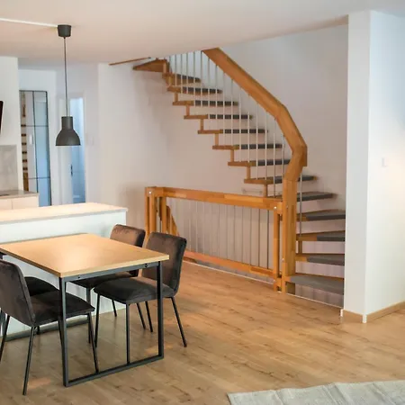 Daire Hugos Design Am Waldrand - Ruhig & Modern